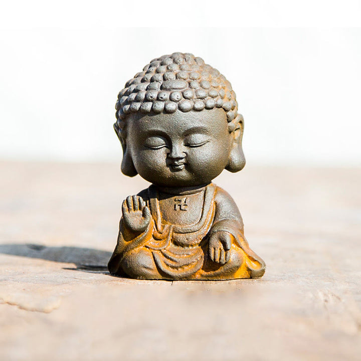Buddha Stones Piccolo Buddha in Meditazione Statua in Resina Ruggine Polvere di Ferro Decorazione per la Casa - Buddha senza paura 9*6,5*5,2 cm - image 11