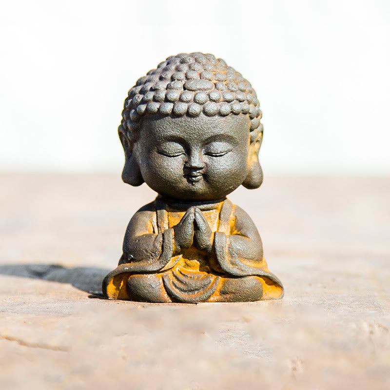Buddha Stones Piccolo Buddha in Meditazione Statua in Resina Ruggine Polvere di Ferro Decorazione per la Casa - Buddha con palme piegate 9*6,5*5,3 cm - image 16