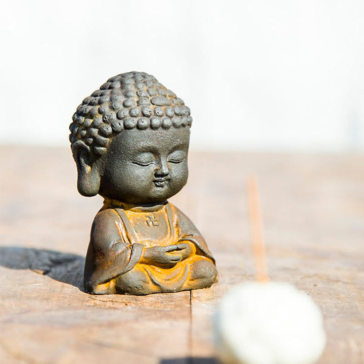 Buddha Stones Piccolo Buddha in Meditazione Statua in Resina Ruggine Polvere di Ferro Decorazione per la Casa