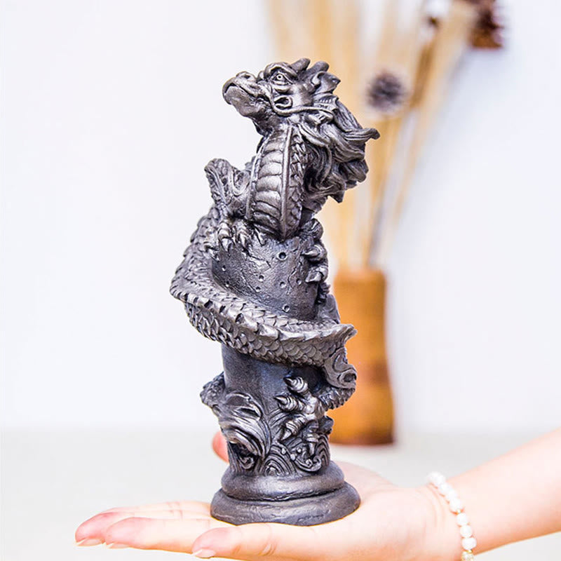 Buddha Stones fatto a mano drago volante intorno al pilastro polvere di ferro ruggine statua in resina decorazione per la casa
