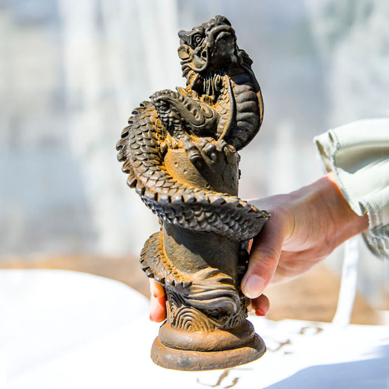Buddha Stones fatto a mano drago volante intorno al pilastro polvere di ferro ruggine statua in resina decorazione per la casa