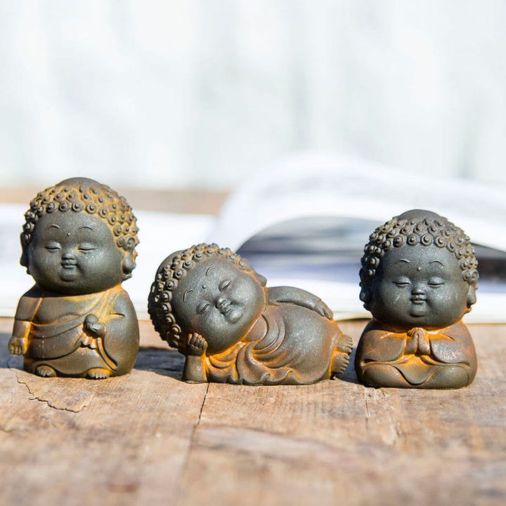 Buddha Stones Piccolo In Piedi Sdraiato Seduto Carino Buddha Polvere di Ferro Ruggine Statua in Resina Decorazione per la Casa