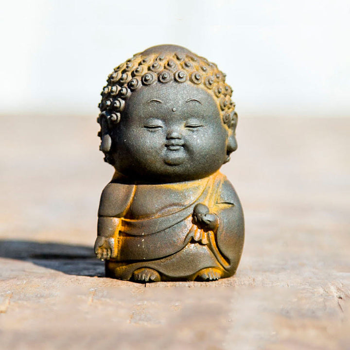 Buddha Stones Piccolo In Piedi Sdraiato Seduto Carino Buddha Polvere di Ferro Ruggine Statua in Resina Decorazione per la Casa