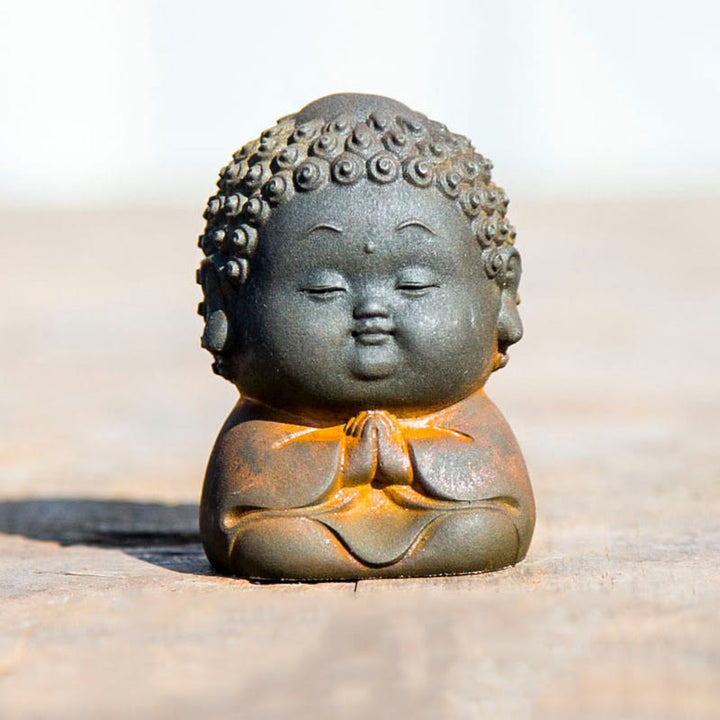 Buddha Stones Piccolo In Piedi Sdraiato Seduto Carino Buddha Polvere di Ferro Ruggine Statua in Resina Decorazione per la Casa