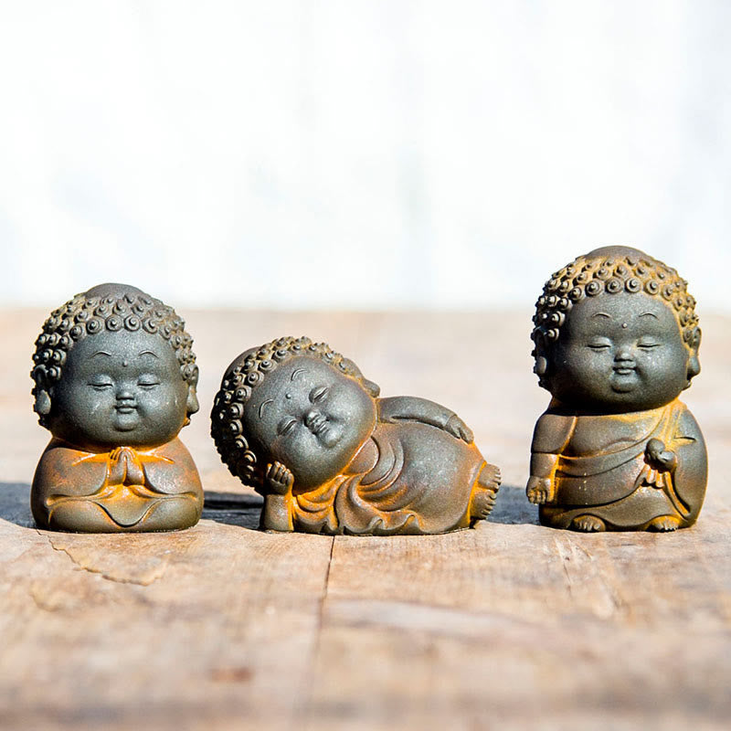 Buddha Stones Piccolo In Piedi Sdraiato Seduto Carino Buddha Polvere di Ferro Ruggine Statua in Resina Decorazione per la Casa
