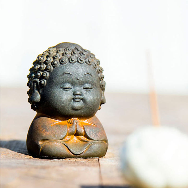 Buddha Stones Piccolo In Piedi Sdraiato Seduto Carino Buddha Polvere di Ferro Ruggine Statua in Resina Decorazione per la Casa