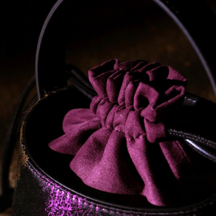 Borsa a tracolla in broccato con scritta "Butterfly Song" di Buddha Stones