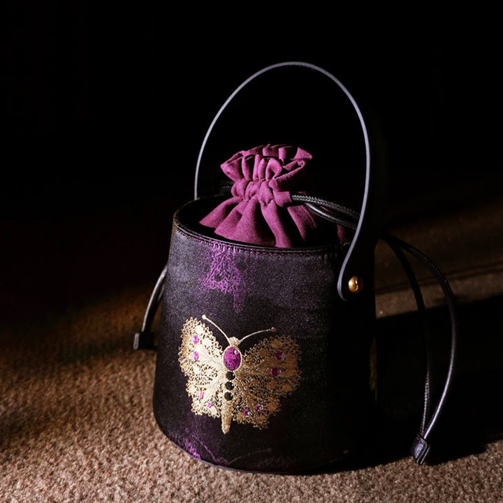 Borsa a tracolla in broccato con scritta "Butterfly Song" di Buddha Stones