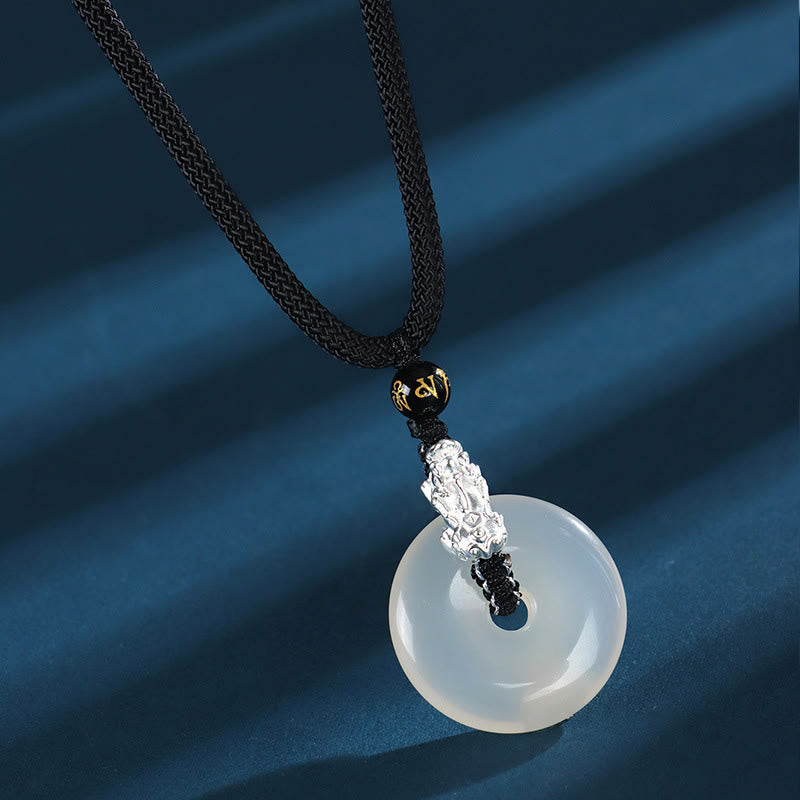 Buddha Stones Agata bianca Argento Sterling 999 Onice nero Sandalo verde Pi Xiu Fibbia della pace Collana con ciondolo Sei parole vere - Agata bianca, argento sterling 999, onice nero - image 2