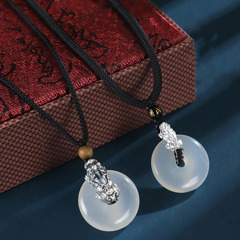 Buddha Stones Agata bianca Argento Sterling 999 Onice nero Sandalo verde Pi Xiu Fibbia della pace Collana con ciondolo Sei parole vere - image 9