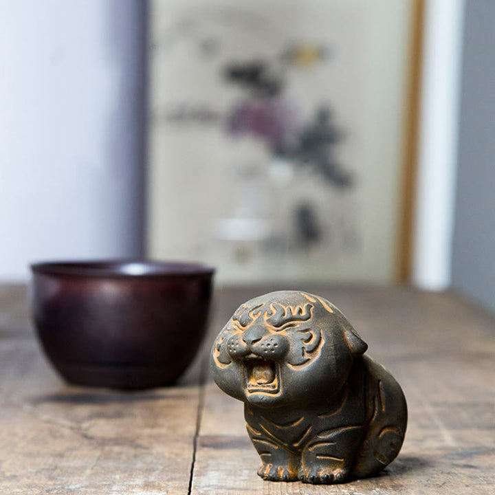 Buddha Stones Mini Carino Tigre Ferro Polvere Ruggine Statua Resina Decorazione Casa