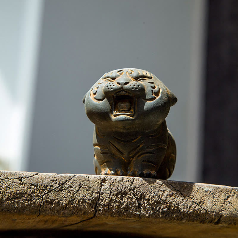 Buddha Stones Mini Carino Tigre Ferro Polvere Ruggine Statua Resina Decorazione Casa - image 2