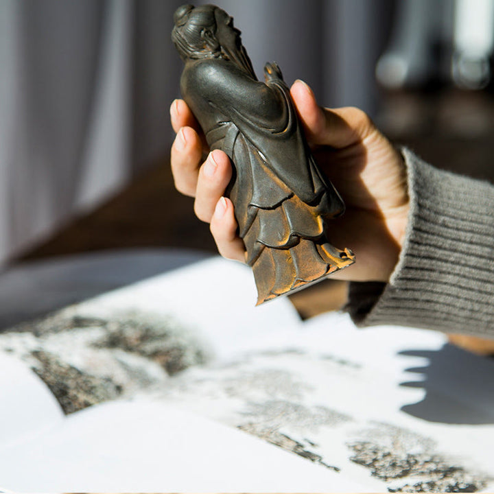 Buddha Stones fatte a mano Confucio polvere di ferro ruggine statua in resina decorazione della casa