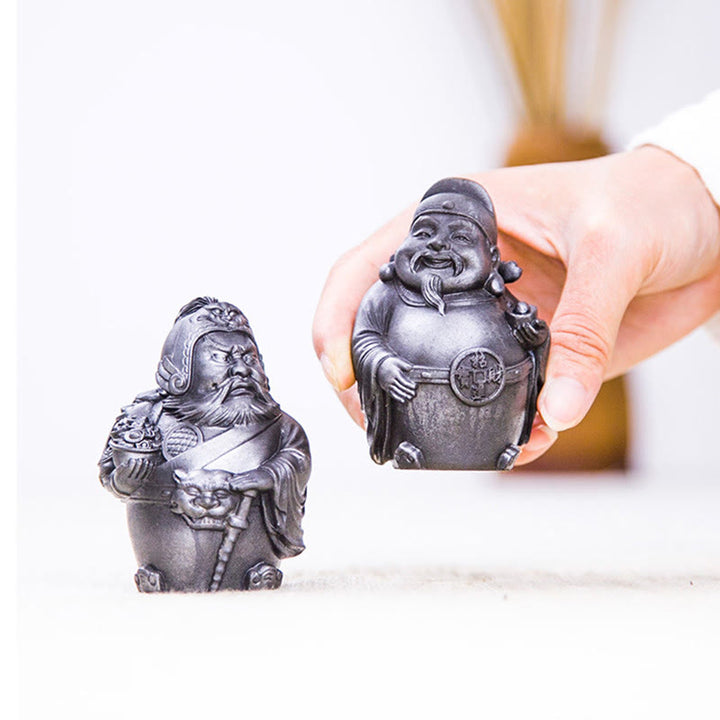 Buddha Stones Fatto a mano Letterario Militare Dio della Ricchezza Polvere di Ferro Ruggine Statua in Resina Decorazione per la Casa