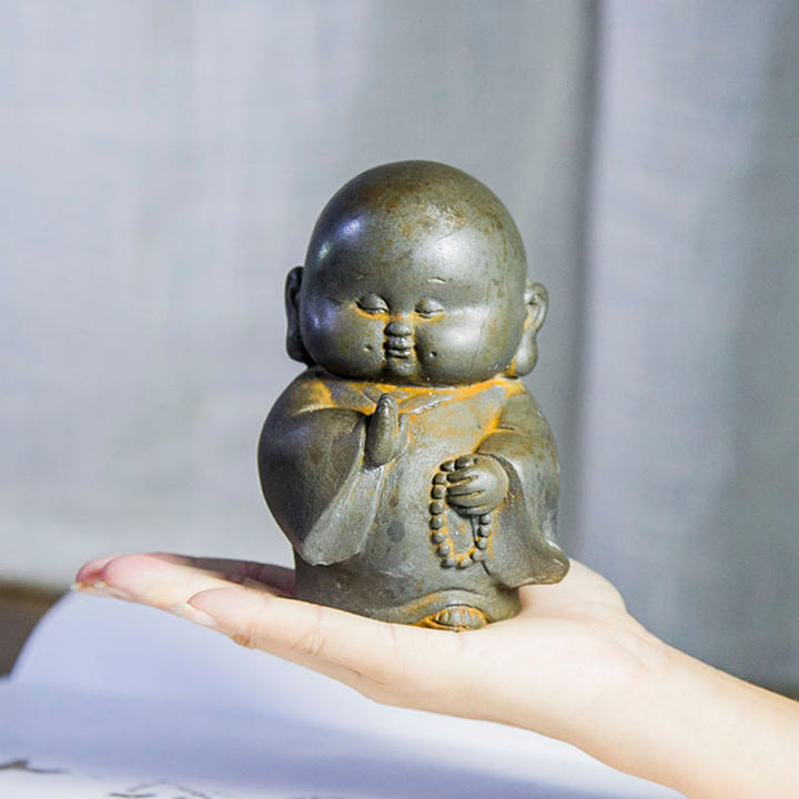 Statua in resina fusa Buddha Stones fatta a mano, piccolo monaco, in polvere di ferro, decorazione per la casa