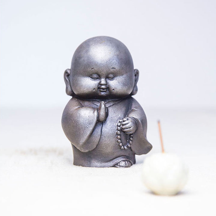 Statua in resina fusa Buddha Stones fatta a mano, piccolo monaco, in polvere di ferro, decorazione per la casa