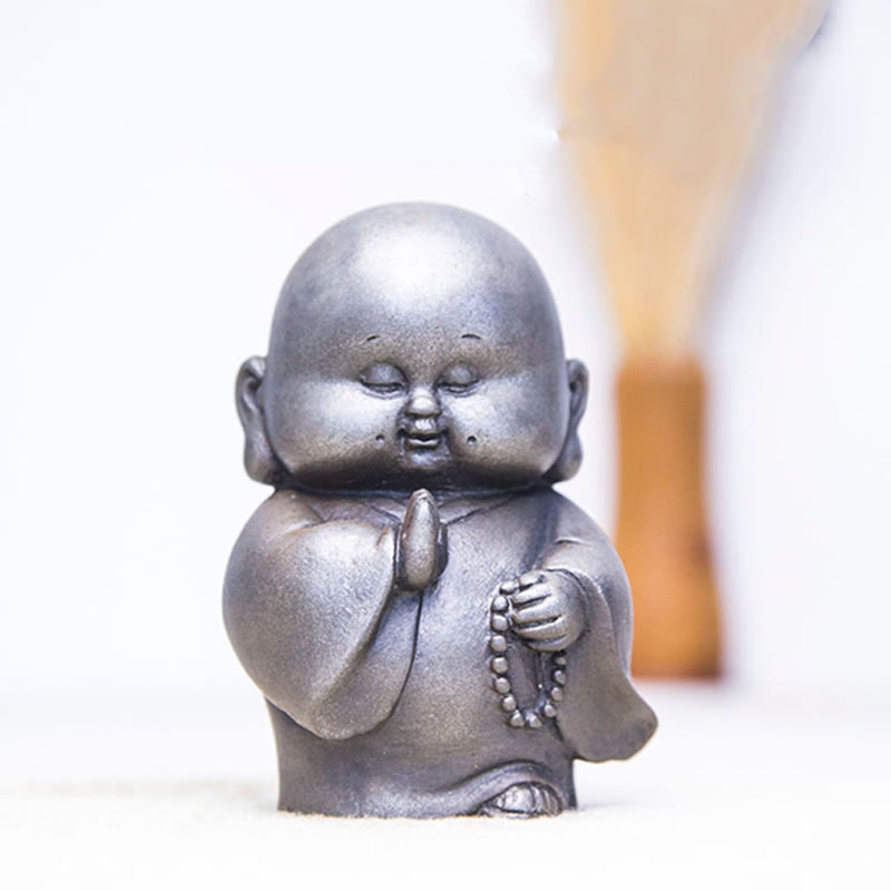 Statua in resina fusa Buddha Stones fatta a mano, piccolo monaco, in polvere di ferro, decorazione per la casa