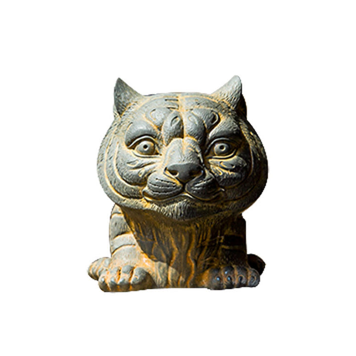 Buddha Stones Fatto a mano Piccola adorabile tigre in polvere di ferro ruggine statua in resina fusa decorazione per la casa