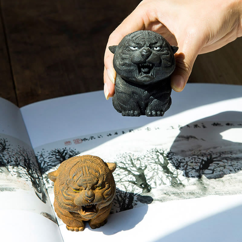 Statua in resina Buddha Stones con polvere di ferro e ruggine fatta a mano in miniatura di tigre ruggente, decorazione per la casa