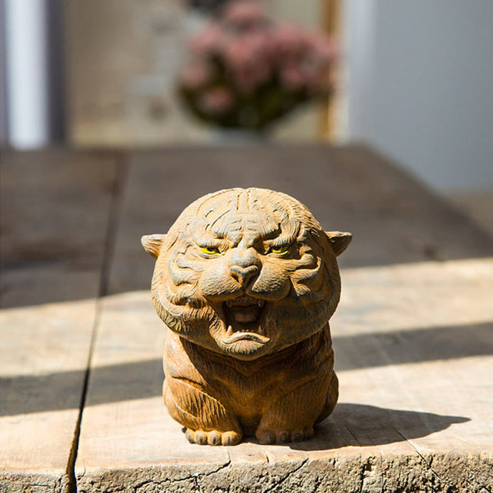 Statua in resina Buddha Stones con polvere di ferro e ruggine fatta a mano in miniatura di tigre ruggente, decorazione per la casa