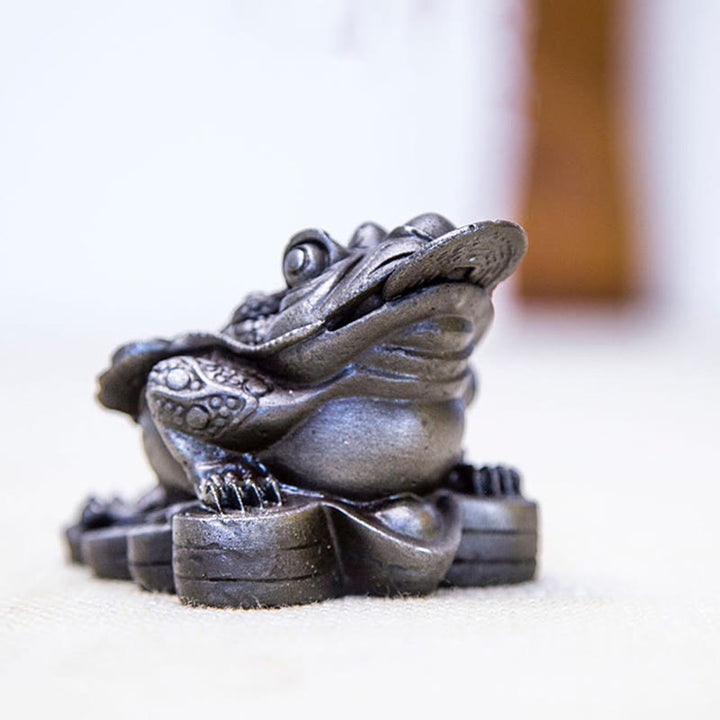 Buddha Stones fatte a mano Feng Shui Rana Rospo Monete di rame Polvere di ferro Ruggine Statua in resina Decorazione per la casa