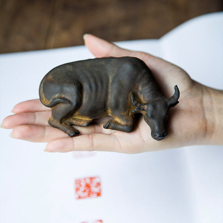 Buddha Stones fatto a mano piccolo bufalo d'acqua toro polvere di ferro ruggine statua in resina decorazione per la casa