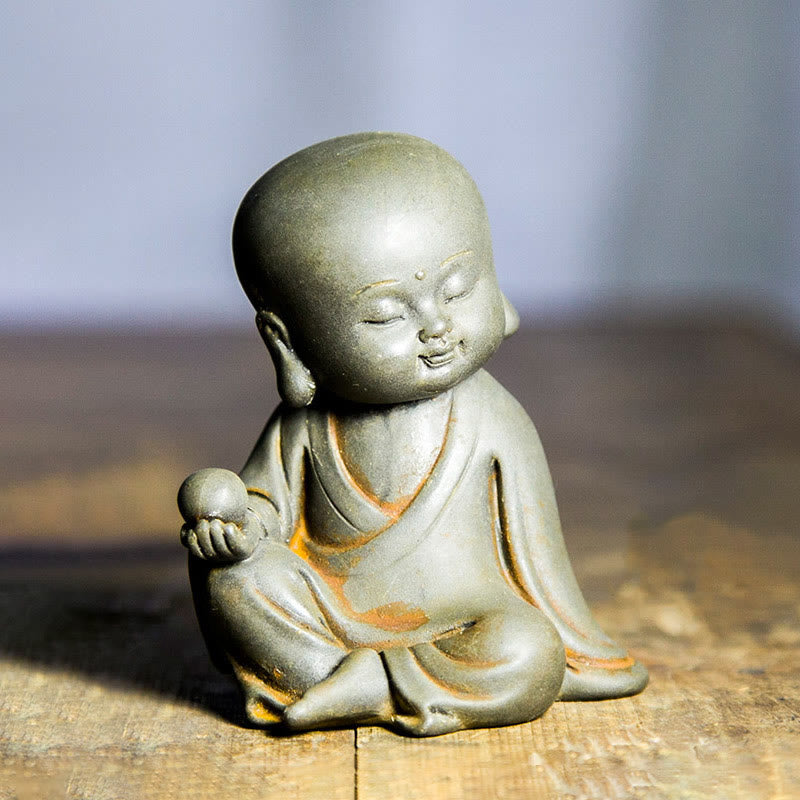 Buddha Stones Fatte a mano Ksitigarbha Kwan Yin Guanyin Avalokitesvara Tathagata Polvere di ferro Ruggine Statua in resina colata Decorazione della casa - Versione Rust - Ksitigarbha 10,5*8,7*6,5 cm - image 1