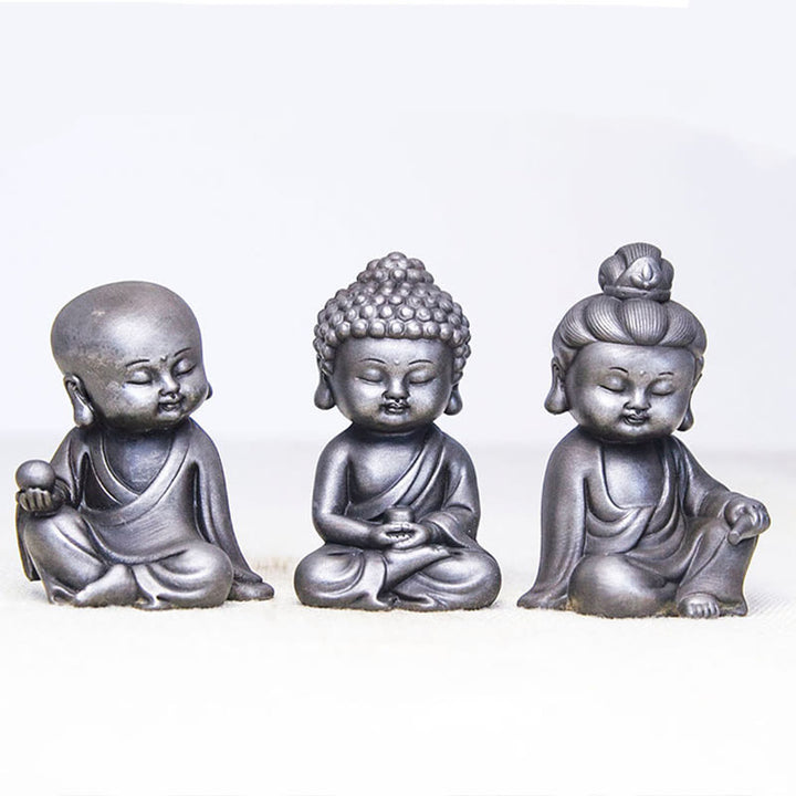 Buddha Stones Fatte a mano Ksitigarbha Kwan Yin Guanyin Avalokitesvara Tathagata Polvere di ferro Ruggine Statua in resina colata Decorazione della casa