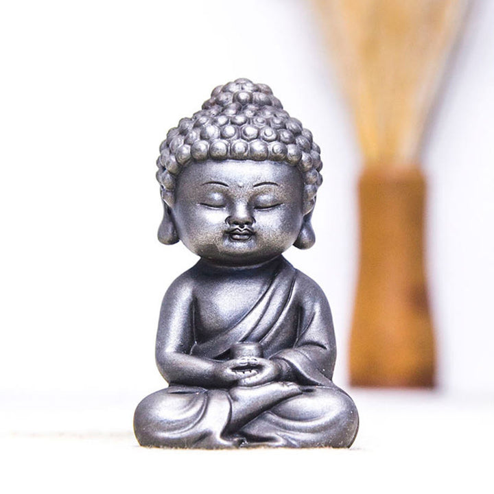 Buddha Stones Fatte a mano Ksitigarbha Kwan Yin Guanyin Avalokitesvara Tathagata Polvere di ferro Ruggine Statua in resina colata Decorazione della casa
