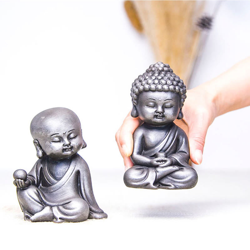Buddha Stones Fatte a mano Ksitigarbha Kwan Yin Guanyin Avalokitesvara Tathagata Polvere di ferro Ruggine Statua in resina colata Decorazione della casa