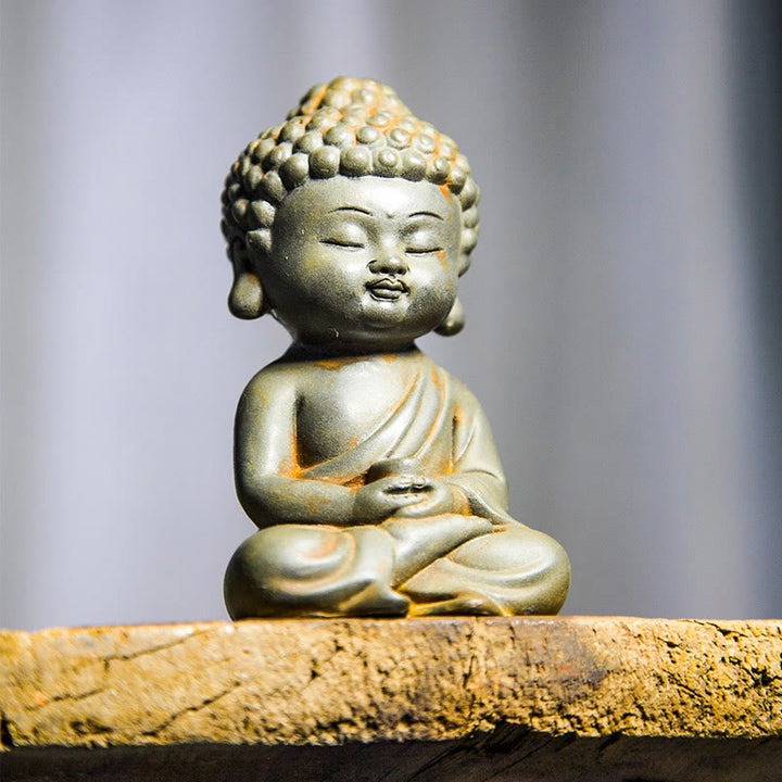 Buddha Stones Fatte a mano Ksitigarbha Kwan Yin Guanyin Avalokitesvara Tathagata Polvere di ferro Ruggine Statua in resina colata Decorazione della casa
