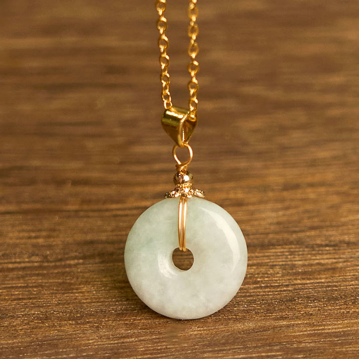 Collana con ciondolo portafortuna con fibbia della pace in giada Buddha Stones