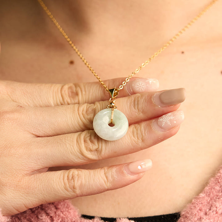 Collana con ciondolo portafortuna con fibbia della pace in giada Buddha Stones