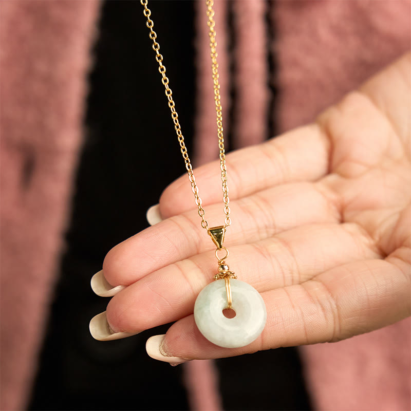 Collana con ciondolo portafortuna con fibbia della pace in giada Buddha Stones