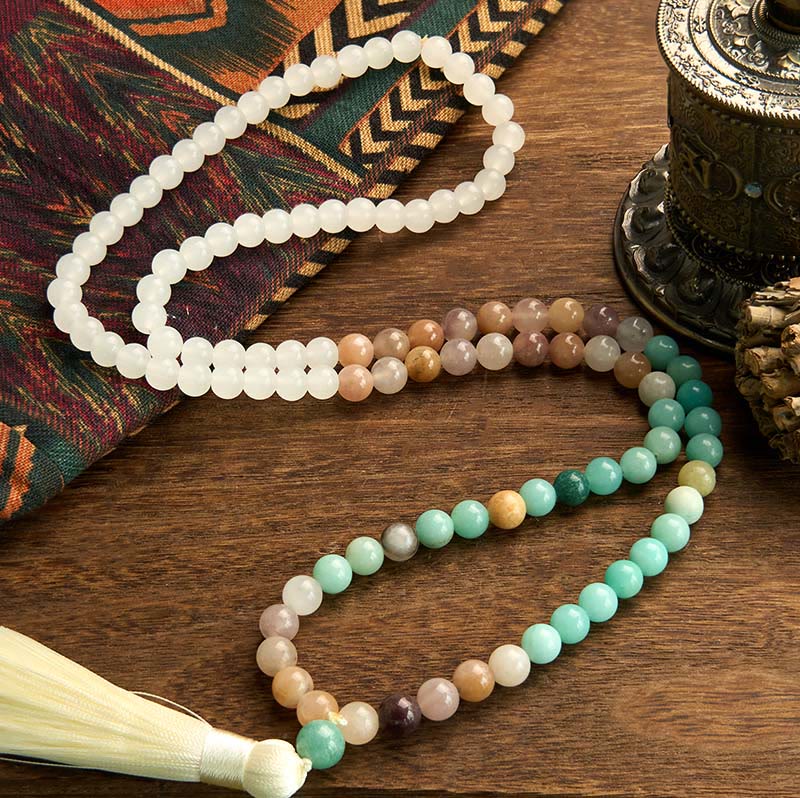 Buddha Stones 108 Mala Beads Natural White Jade Amazzonite White Tassel Braccialetto curativo