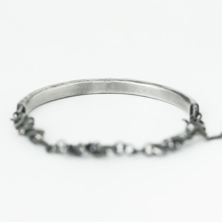 Braccialetto di protezione a metà con motivo a martello in argento sterling Buddha Stones