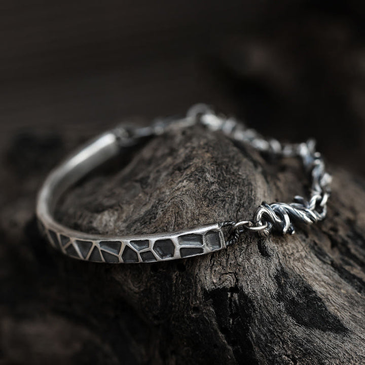 Braccialetto di protezione a metà con motivo a martello in argento sterling Buddha Stones