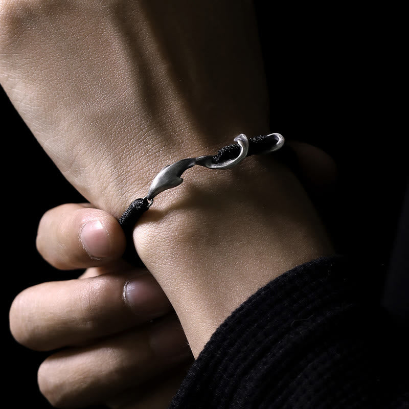 Braccialetto di protezione in corda di cera nera con squalo in argento sterling 999 Buddha Stones