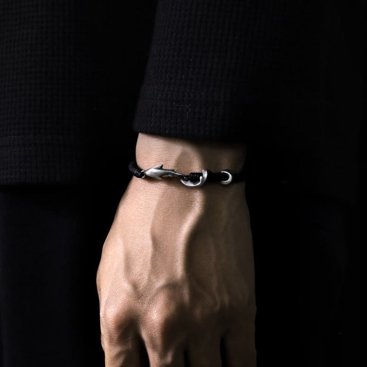 Braccialetto di protezione in corda di cera nera con squalo in argento sterling 999 Buddha Stones