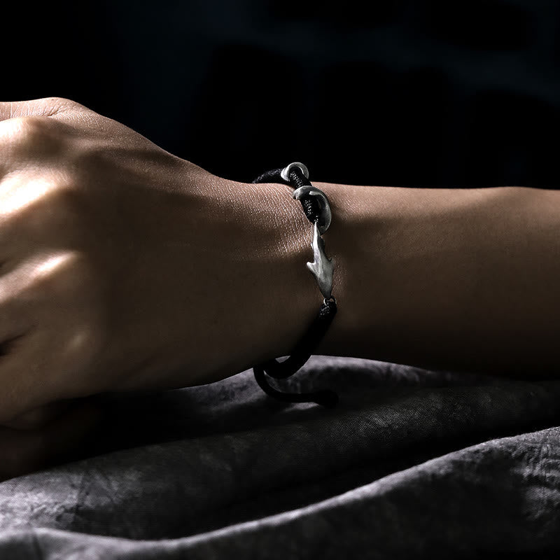 Braccialetto di protezione in corda di cera nera con squalo in argento sterling 999 Buddha Stones