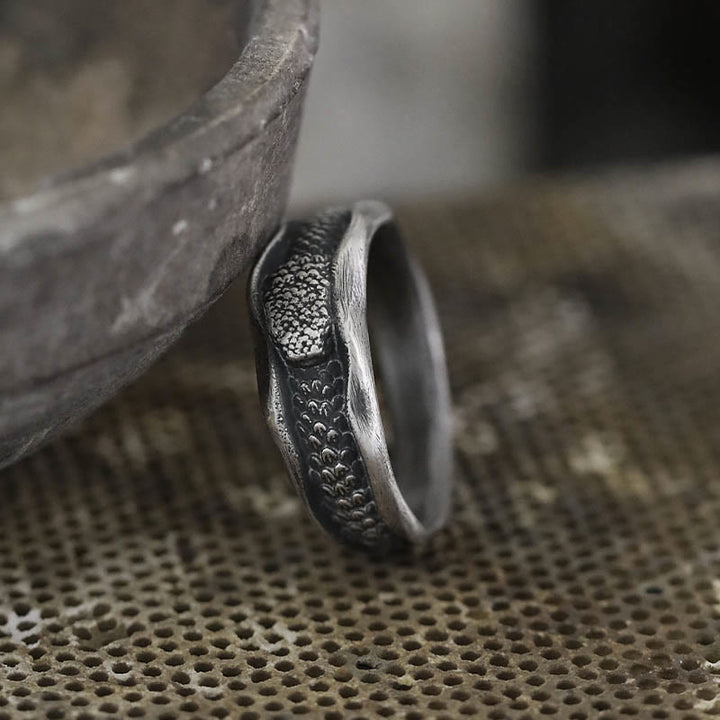 Anello di protezione dell'anno del serpente a forma di serpente in argento sterling 999 Buddha Stones