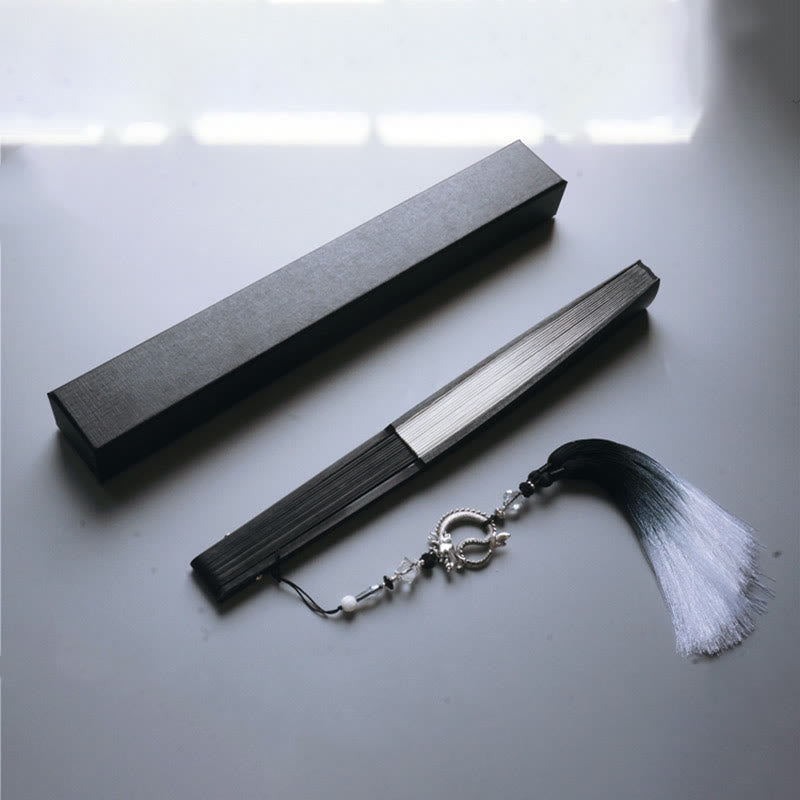 Buddha Stones Ventaglio pieghevole in bambù con carta di riso e inchiostro bianco e nero - Sfumatura di inchiostro bianco e nero 33 cm - Con nappa e scatola in broccato (Pre-vendita) - image 5