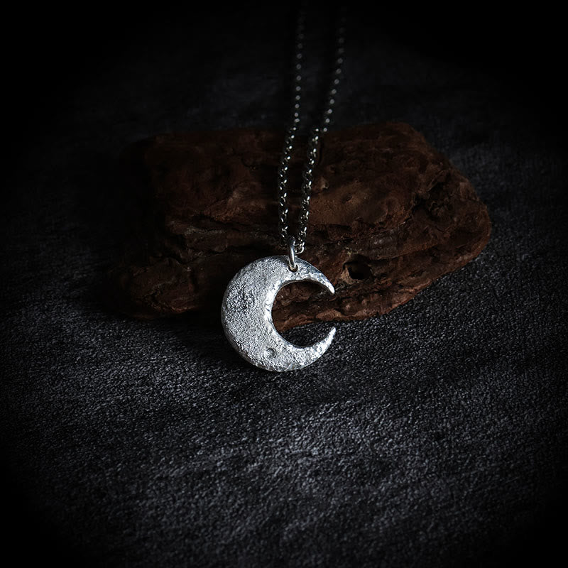 Collana con ciondolo a forma di luna in argento sterling 999 Buddha Stones