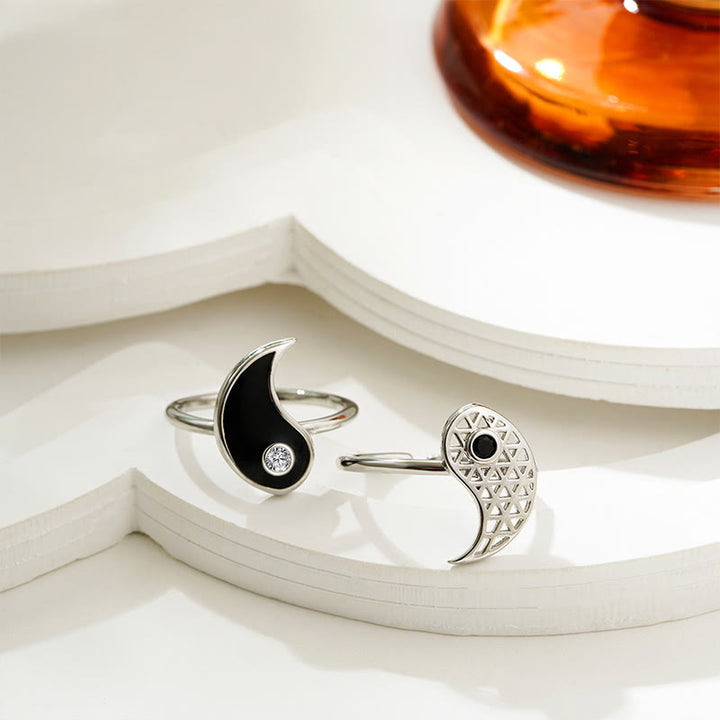 Anello di coppia in acciaio al titanio Buddha Stones Yin Yang con polsino in equilibrio