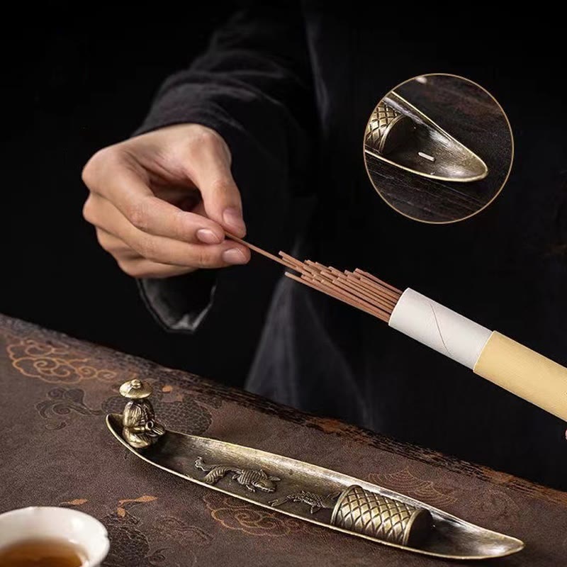 Buddha Stones Pescatore Barca Koi Pesce Lega di Zinco Porta Bastoncini di Incenso Bruciatore di Incenso Curativo Decorazione - image 4