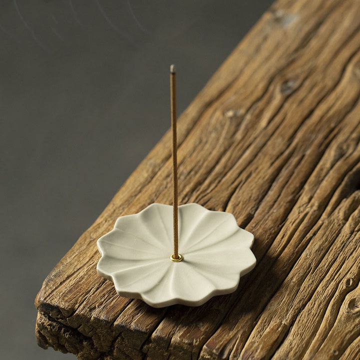 Buddha Stones, loto, fiore di ciliegio, fiore di prugna, crisantemo, bruciatore di incenso in ceramica curativo, decorazione