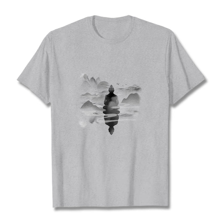 Maglietta in cotone con motivo Buddha Stones Mediting Buddha seduto in montagna - Grigio chiaro - 2XL - image 19
