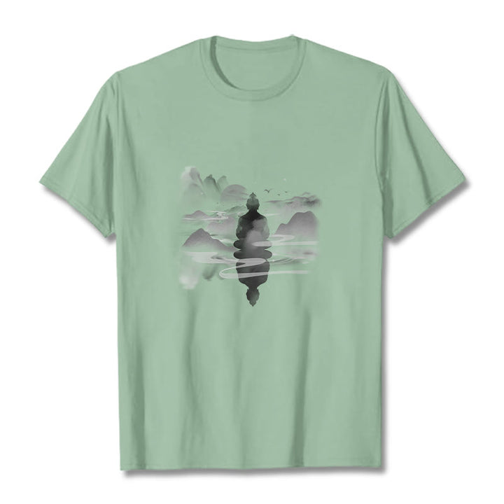 Maglietta in cotone con motivo Buddha Stones Mediting Buddha seduto in montagna - Verde pallido - 2XL - image 12