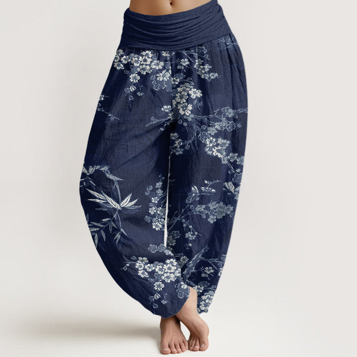 Pantaloni harem elastici in vita da donna con motivo a fiori di ciliegio bianco e Buddha Stones - Blu notte - US22, UK/AU26, EU54 (6XL) - image 1