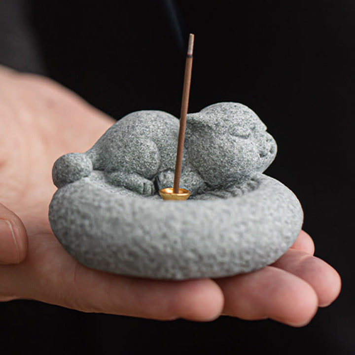 Buddha Stones Carino Gatto Pigro in Piedi Bruciatore di Incenso Guarigione Decorazione da Scrivania